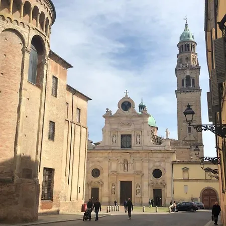 アパート Luxury 5 Al Duomo Di パルマ